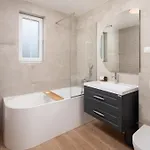 Morus Zadarvillas *