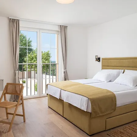 Morus Zadarvillas