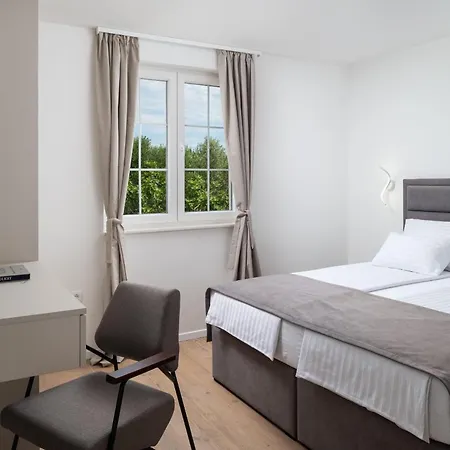 Morus Zadarvillas Vila *