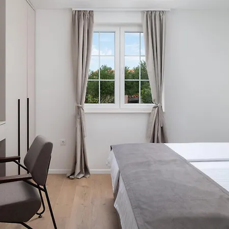 Morus Zadarvillas Vila