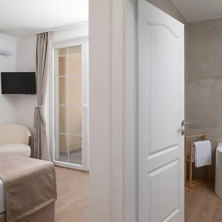 Morus Zadarvillas *