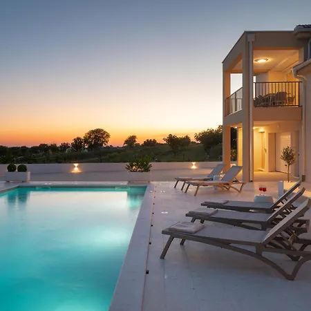 Morus Zadarvillas