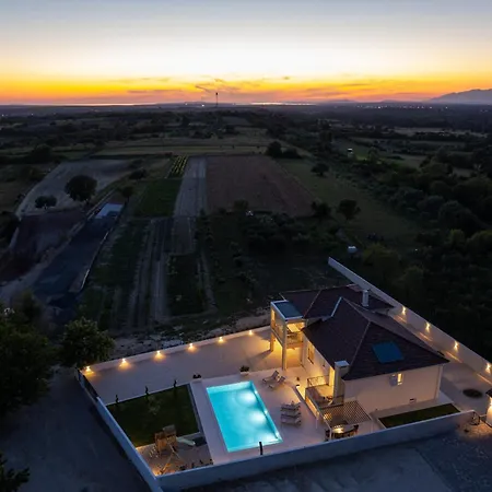 Morus Zadarvillas