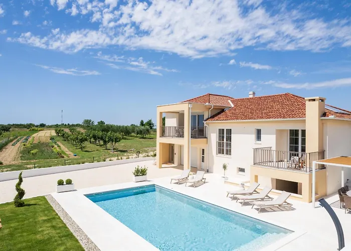 Morus Zadarvillas * Murvica (Policnik)