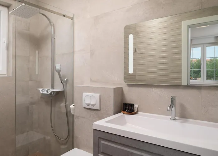 Morus Zadarvillas *