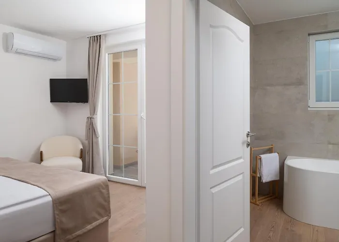 Morus Zadarvillas *