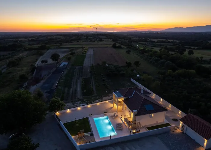 Morus Zadarvillas
